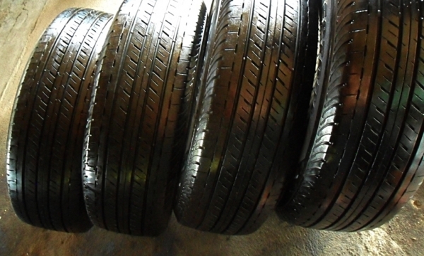 ยางกระบะ-รถตู้ ขอบ16 บริดสโตน 215-65-16ลงพื้นปี14 ดอกหนา1เซ็น