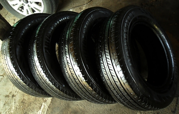 ยางกระบะ-รถตู้ ขอบ16 บริดสโตน 215-65-16ลงพื้นปี14 ดอกหนา1เซ็น