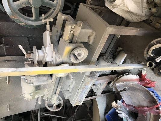 ขายเครื่องกลึง3ฟุตครึ่งเดินฟีดปอกผิวได้ราคาเบาๆนะครับเอาไปใช้ครับ