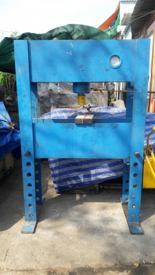 ขายแท่นอัดไฮโดรลิค80ตันพร้อมใช้ราคากันเองครับผม