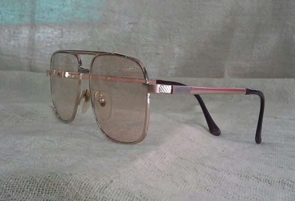 แว่นตาวินเทจไททาเนียมบริสุทธ์ เลนส์กระจกออโต้ ยุค &#039;80s Vintage SOUTH WING handmade in England