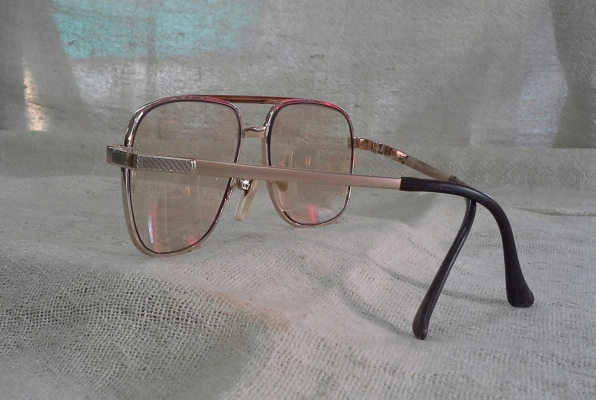 แว่นตาวินเทจไททาเนียมบริสุทธ์ เลนส์กระจกออโต้ ยุค &#039;80s Vintage SOUTH WING handmade in England