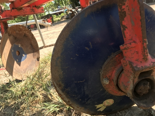 ขายผานยกร่อง มัน อ้อย  ใส่รถ 34-50 แรงได้ สวยเดิม สีเดิม สติกเกอร์เดิม พร้อมใช้งาน