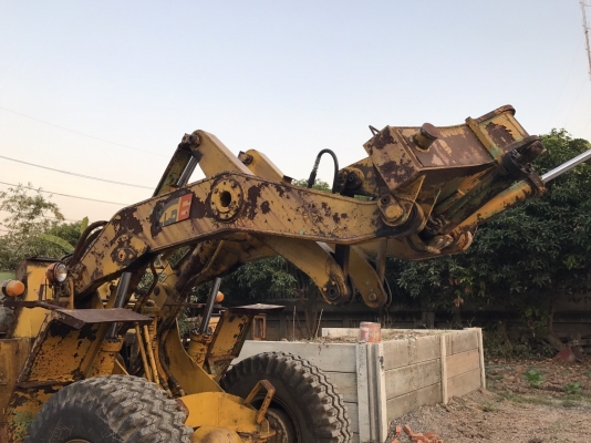 ขายรถตัก Kawasaki KLD6 ; รถเก่าญี่ปุ่น 100\%;  สภาพสวย สนใจติดต่อ 081-9485494