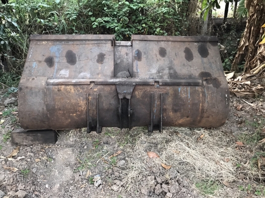 ขายรถตัก Kawasaki KLD6 ; รถเก่าญี่ปุ่น 100\%;  สภาพสวย สนใจติดต่อ 081-9485494