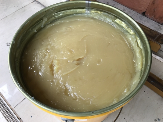 ขายจาระบีเกรดคุณภาพสูง Shell 6459N made in Japan ใช้ในอุตสาหกรรมประกอบรถยนต์ ของใหม่ มีหลายถังครับ ขายจาระบีเกรดคุณภาพสูง Shell 6459N made in Japan ใช้ในอุตสาหกรรมประกอบรถยนต์ ของใหม่ มีหลายถังครับ