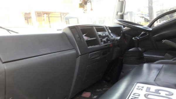 หกล้อ อิชุซุ NPR 150 แรง กระบะคอง