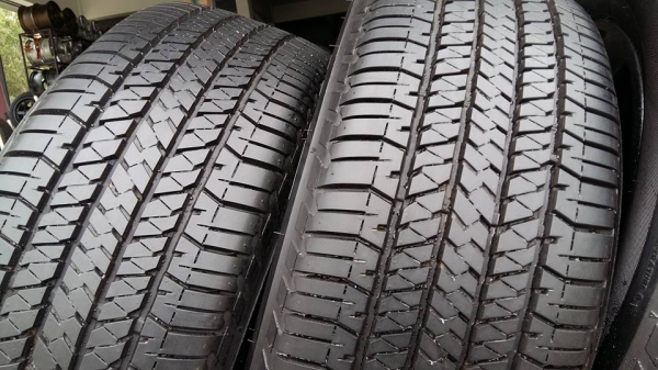 ขายล้อแม็กป้ายแดง chev colorado 18"ยางปี16 สนใจติดต่อ ก.เจริญการยางครับ 081-3747940