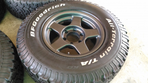 ขายล้อลาย breadley พร้อมยาง bf 265/75/16 ปี 14 ขายล้อลาย breadley พร้อมยาง bf 265/75/16 ปี 14