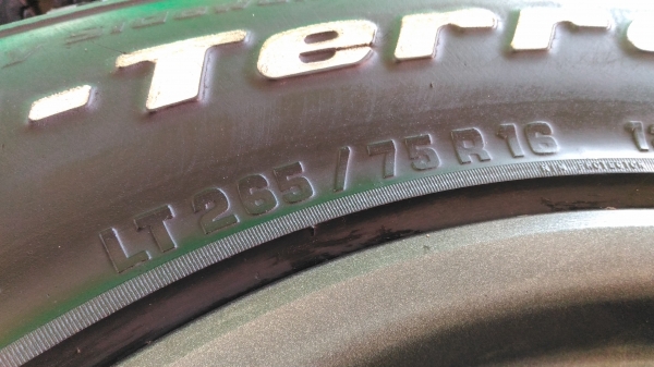ขายล้อลาย breadley พร้อมยาง bf 265/75/16 ปี 14 ขายล้อลาย breadley พร้อมยาง bf 265/75/16 ปี 14