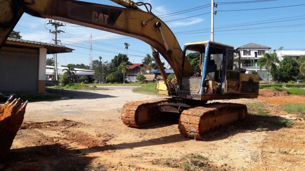 ขายด่วนรถแบคโฮ CAT E200Bรถสวย สภาพพร้อมใช้งาน เอกสารไม่มี