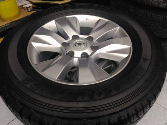 ล้อแม็กโตโยต้า รีโว้ ขอบ 17 พร้อมยางบริดสโตน 265 65 17 ปี 13 ยางยังมีดอก ล้อสวยไร้รอย ขายถูก ทั้งชุด9,800 บาท เทิร์นได้ ใส่ฟรี ส่งทั่วไทยค่ะ