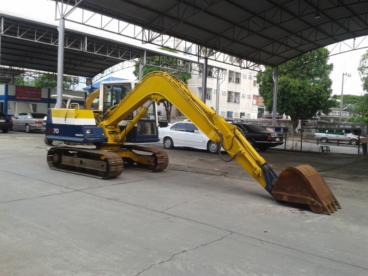 ต้องการขายรถขุดยี่ห้อ KOMATSU-PC70-6 รถนอกนำเข้าจากญี่ปุ่น