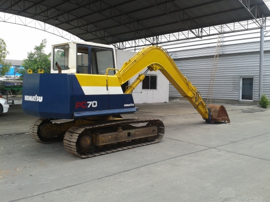 ต้องการขายรถขุดยี่ห้อ KOMATSU-PC70-6 รถนอกนำเข้าจากญี่ปุ่น