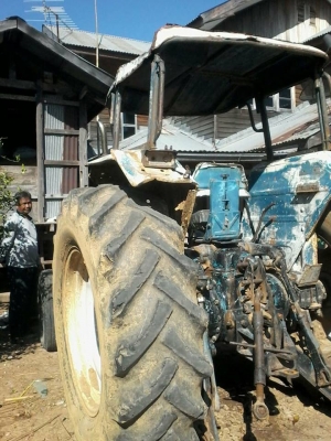 ขายรถไถ ฟร์อด 77 T1เล่มทะเบียน อุปกรณ์ ดันหน้าผาน3ผาน6 สภาพพร้อมใช้งาน ขายรถไถ ฟร์อด 77 T1เล่มทะเบียน อุปกรณ์ ดันหน้าผาน3ผาน6 สภาพพร้อมใช้งาน