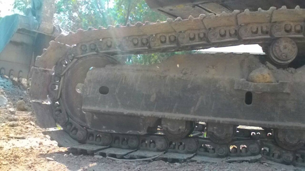 ขายรถแบโค KOMATSU PC200-5 เอกสารเล่มทะเบียน ปี.47 ไฟฟ้าใช้ได้ แอร์เย็น โซ้สภาพ 90\% เอวมีขยับนิดหน่อย สีตามสะภาพ เครื่องแรง ปั้มดี ราคา.650000 สนใจรีบจับจองเป็นเจ้าของได้เลยที่.โทร (ID)081-3531946 ต่อบางนา รถอยู่สระบุรี ครับ