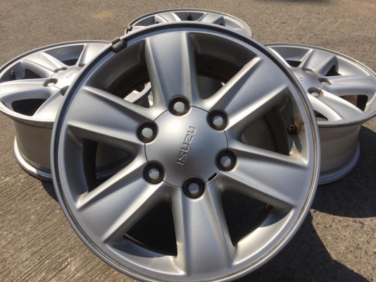 ขายล้อ D-Max ขอบ16 6รู สภาพสวย มีรอยตามการใช้งานนิดหน่อย ไม่มีเบียด ชุดละ 4,500 บาท