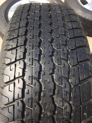 ขายล้อ D-Max V-Cross ขอบ17 6รู สภาพสวย มีรอยตามการใช้งานนิดหน่อย พร้อมยาง BRIDGESTONE 255/65/17 ดอกสวย ชุดละ 6,500 บาท