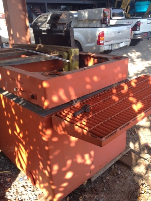 ขายด่วน ตู้ เสริมความสูง หัวเก่ง  แม้คโคร pc 200  สภาพสวย เก่าเก้บ  25000