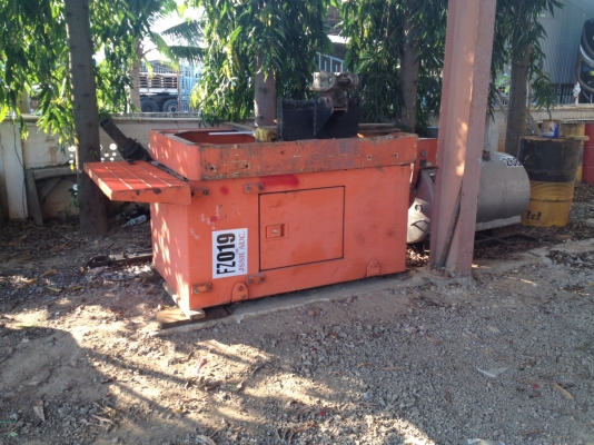 ขายด่วน ตู้ เสริมความสูง หัวเก่ง  แม้คโคร pc 200  สภาพสวย เก่าเก้บ  25000