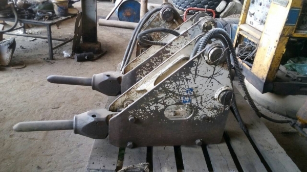 ขายหัวเจาะ รถแมคโคเล็ก ขนาด รุ่น 20-30-40 เก่านอก สภาพพร้อมใช้ ขายไม่แพงครับ