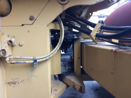 CATERPILLAR รุ่น CS 563 C CATERPILLAR รุ่น CS 563 C