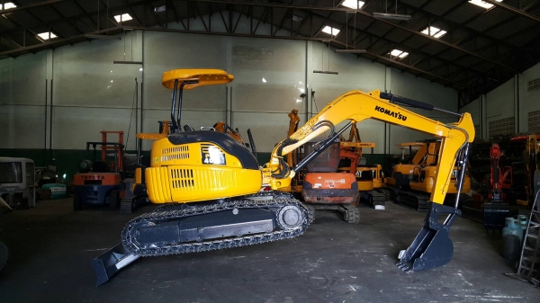 ขาย รถขุด KOMATSU รุ่น PC40MR-1- มือสองญี่ปุ่น แทรกเหล็ก สลัก บูทเอวแน่น 100\% มีไลน์กระแทก แรงดี ระบบไว สวยพร้อมใช้งาน มือถือ/LINE ID : 0818753444