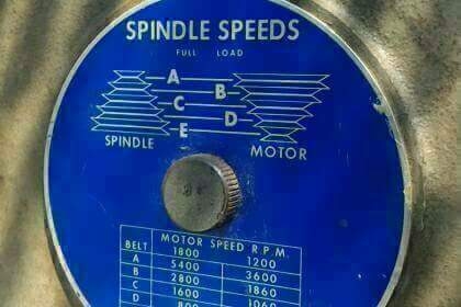 ตัวละ 10000บาท โทร083-2000058 สว่านแท่น ClAUSING  ของอเมริกาตัวใหญ่ สูงประมาณ 2 เมตร  หน้าโต๊ะกว้าง ไว้จับยึดชิ้นงาน ใช้ไฟ 220V