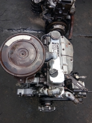 เครื่องยนต์ นิสสัน TD25 สวยๆไม่มีไอ รับประกัน