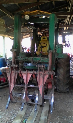 รถคีบอ้อย