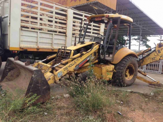 ขายด่วน รถตักหน้าขุดหลัง สภาพพร้อมใช้งาน เอกสารล่มทะเบียน