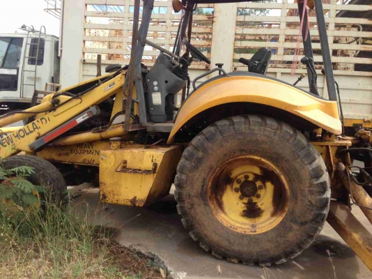 ขายด่วน รถตักหน้าขุดหลัง สภาพพร้อมใช้งาน เอกสารล่มทะเบียน