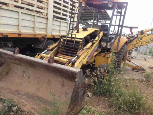 ขายด่วน รถตักหน้าขุดหลัง สภาพพร้อมใช้งาน เอกสารล่มทะเบียน