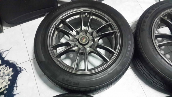 ล้อ Lenso Project D ขอบ 15 กว้าง 7 นิ้ว  4 รู 100 ยางไฟสโตน 195/55/15 ปี 15 สวยๆถูกๆครับ