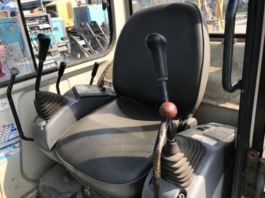 Komatsu PC40-7E Cabin Breaker Very good condition from Japan Komatsu PC40-7E Cabin Breaker Very good condition from Japan