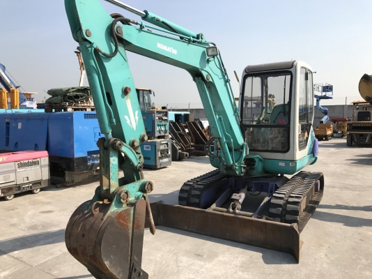 Komatsu PC40-7E Cabin Breaker Very good condition from Japan Komatsu PC40-7E Cabin Breaker Very good condition from Japan