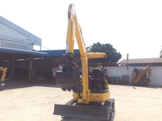 รถขุด Komatsu PC35MR-1 มือสองนำเข้าจากญี่ปุ่น ทำสีใหม่ สภาพพร้อมใช้งาน