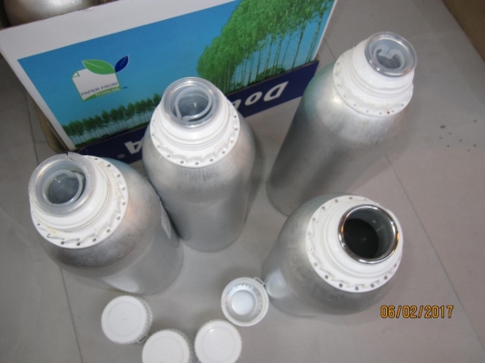 กระป๋องอลูมีเนียมอย่างหนา (ใส่หัวน้ำหอมจากต่างประเทศ) สภาพยังดีมาก มีฝาปิด 2 ชั้น