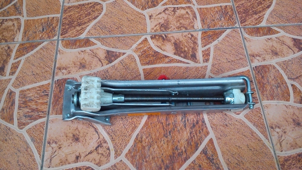 แม่แรง BENZ แบบมิเนียม