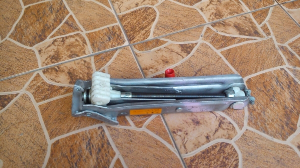 แม่แรง BENZ แบบมิเนียม