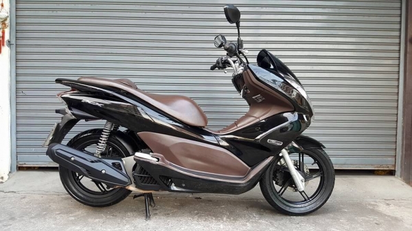 HONDA PCX 125i IDLING STOP ทะเบียนสวย 101 กรุงเทพ รถสภาพเดิมๆพร้อมใช้งาน  ฟรีค่าโอน