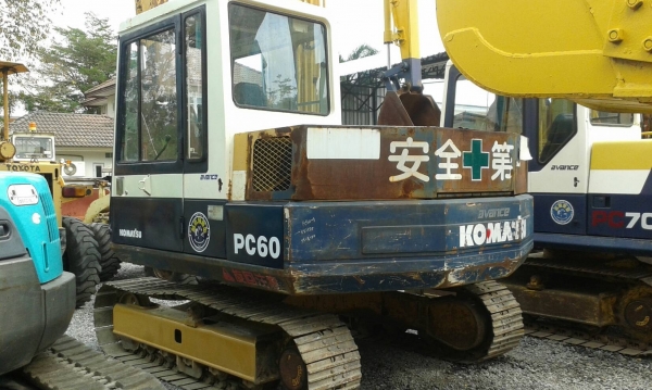 ต้องการขายรถขุดยี่ห้อ KOMATSU-PC60-5รถนอกนำเข้าจากญี่ปุ่น