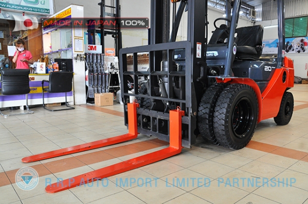 ขายรถโฟล์คลิฟท์มือสอง TOYOTA รุ่น 8FD20-35328 นำเข้าจากประเทศญี่ปุ่น 100\% ไม่เคยใช้งานในไทย