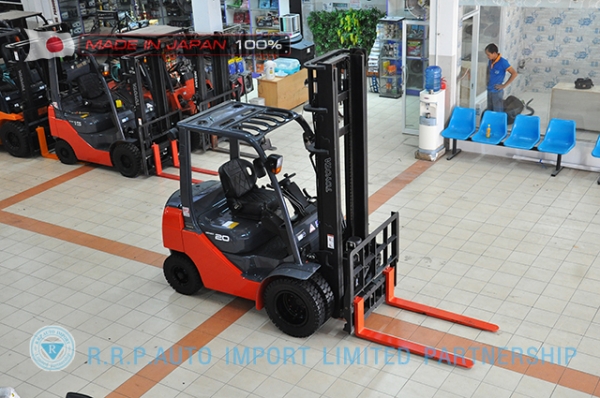 ขายรถโฟล์คลิฟท์มือสอง TOYOTA รุ่น 8FD20-35328 นำเข้าจากประเทศญี่ปุ่น 100\% ไม่เคยใช้งานในไทย