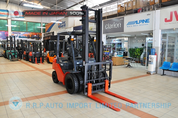 ขายรถโฟล์คลิฟท์มือสอง TOYOTA รุ่น 8FD20-35328 นำเข้าจากประเทศญี่ปุ่น 100\% ไม่เคยใช้งานในไทย