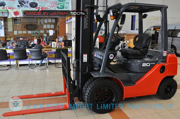 ขายรถโฟล์คลิฟท์มือสอง TOYOTA รุ่น 8FD20-35328 นำเข้าจากประเทศญี่ปุ่น 100\% ไม่เคยใช้งานในไทย