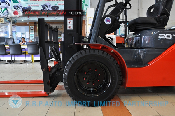 ขายรถโฟล์คลิฟท์มือสอง TOYOTA รุ่น 8FD20-35328 นำเข้าจากประเทศญี่ปุ่น 100\% ไม่เคยใช้งานในไทย