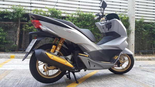 Pcx 2015 วิ่งน้อย แต่งเยอะ สวยจัดเลยครับ Pcx 2015 วิ่งน้อย แต่งเยอะ สวยจัดเลยครับ