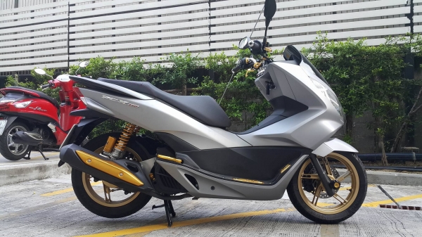 Pcx 2015 วิ่งน้อย แต่งเยอะ สวยจัดเลยครับ Pcx 2015 วิ่งน้อย แต่งเยอะ สวยจัดเลยครับ