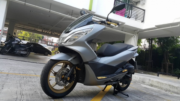 Pcx 2015 วิ่งน้อย แต่งเยอะ สวยจัดเลยครับ
